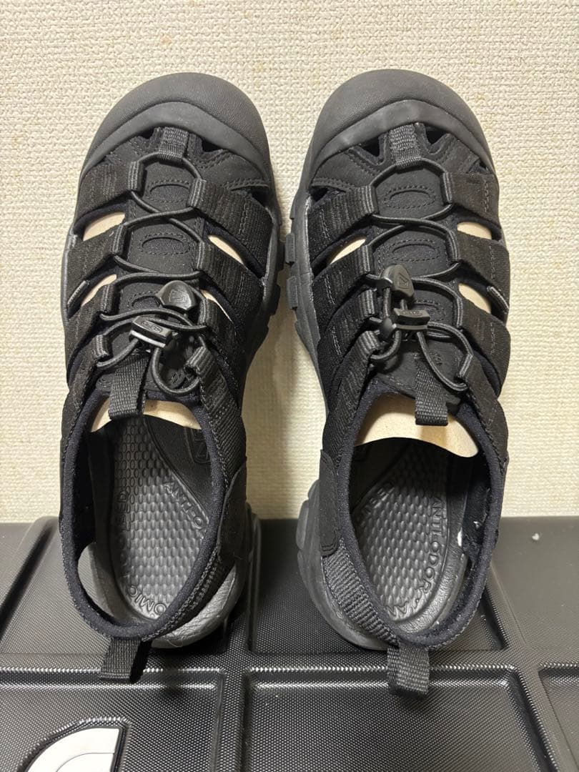 期間限定値下げ KEEN ニューポートH2 28センチ ブラック 黒