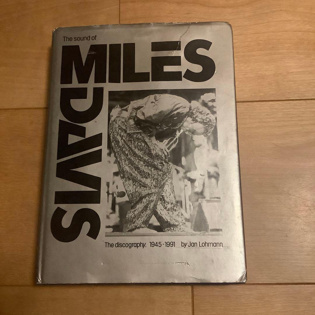洋書 The sound of MILES DAVIS-THE DISCOGRAPHY