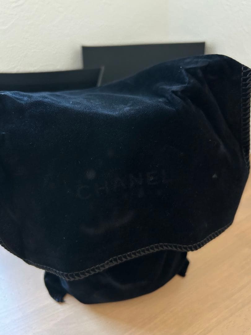 CHANEL ブラック ノベルティ　レザー ショルダーバッグ