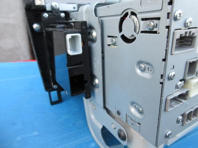 日産純正　C26セレナ取り外し　カーナビゲーションシステム 他