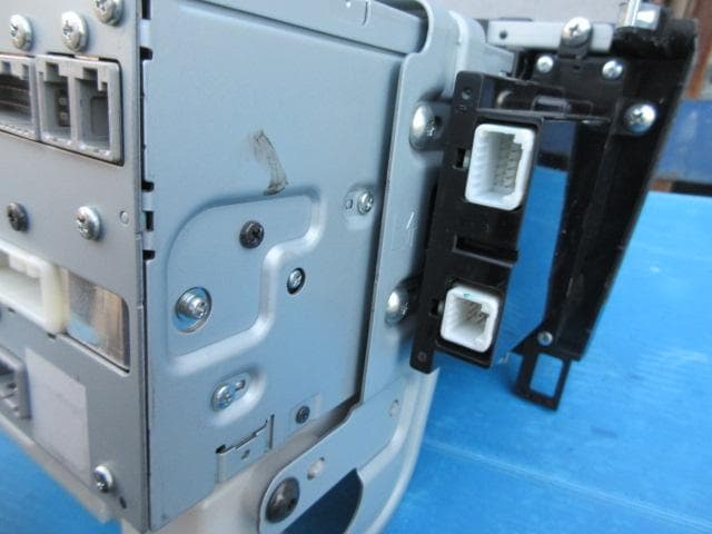 日産純正　C26セレナ取り外し　カーナビゲーションシステム 他