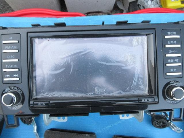 日産純正　C26セレナ取り外し　カーナビゲーションシステム 他