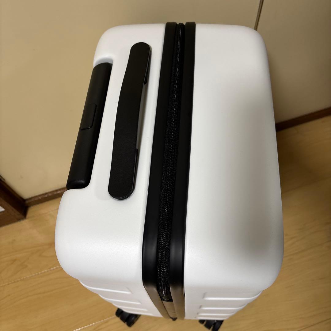MUJI 無印良品 バーを自由に調節できる ハードキャリーケース 36L 白