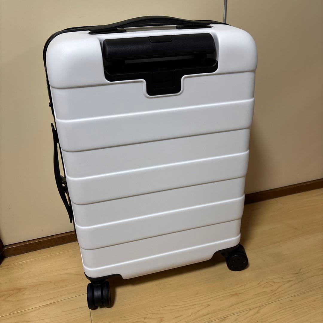 MUJI 無印良品 バーを自由に調節できる ハードキャリーケース 36L 白