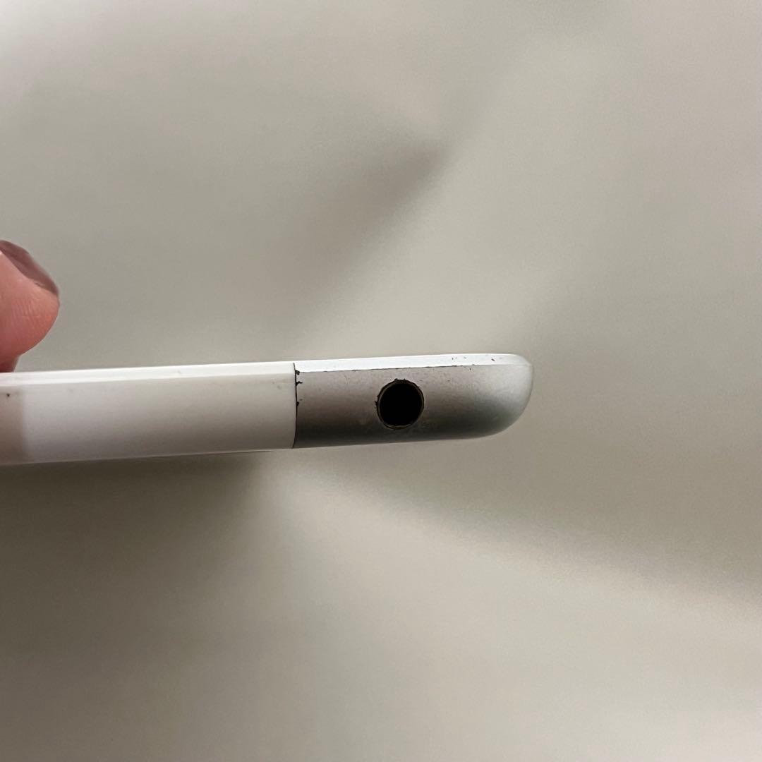 あ*や様 Apple iPad 第5世代　本体 シルバー