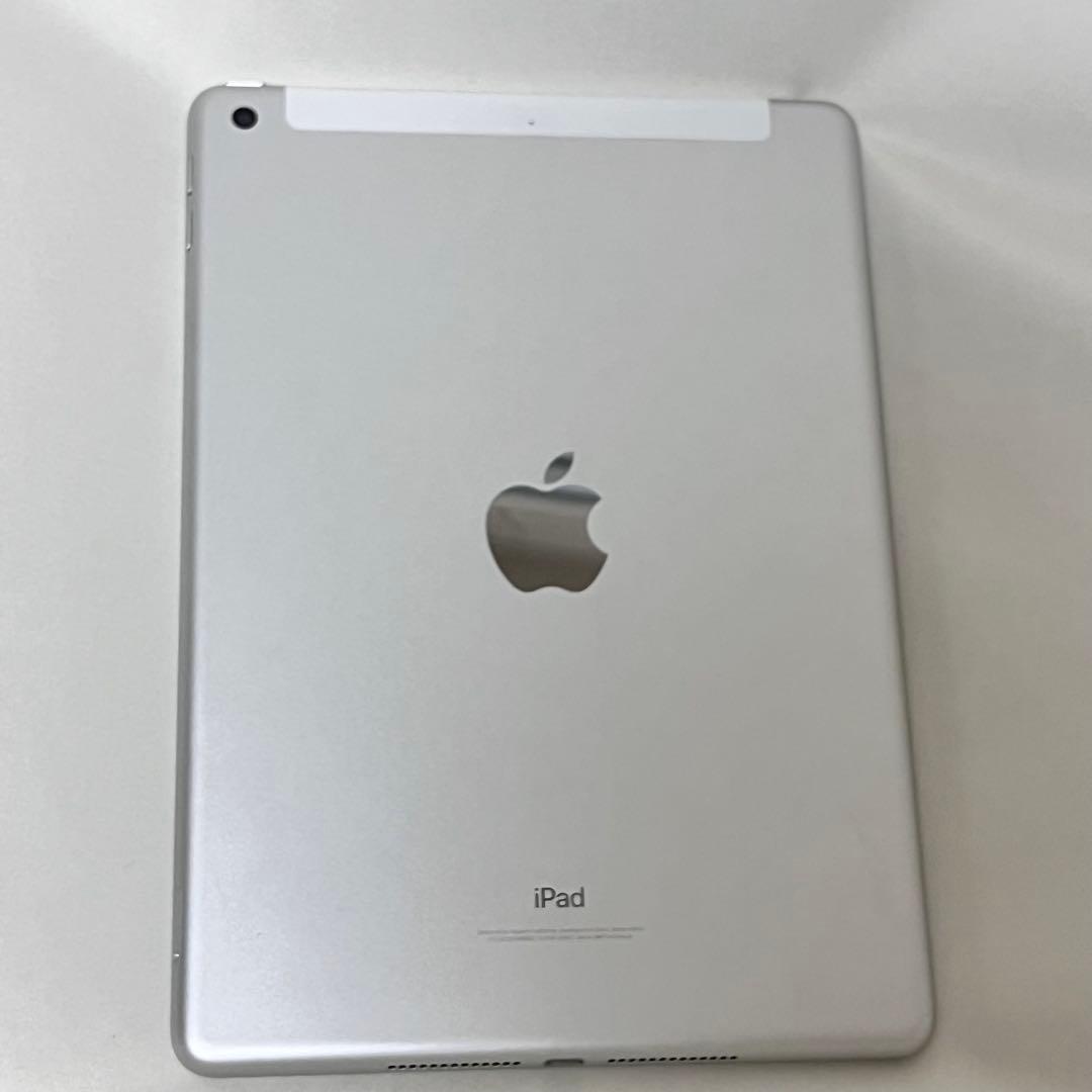 あ*や様 Apple iPad 第5世代　本体 シルバー