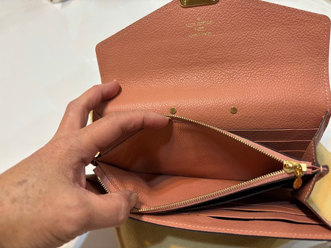 ライオンラビット ルイビトンポルトフォイユ.パラスピンクベージュ