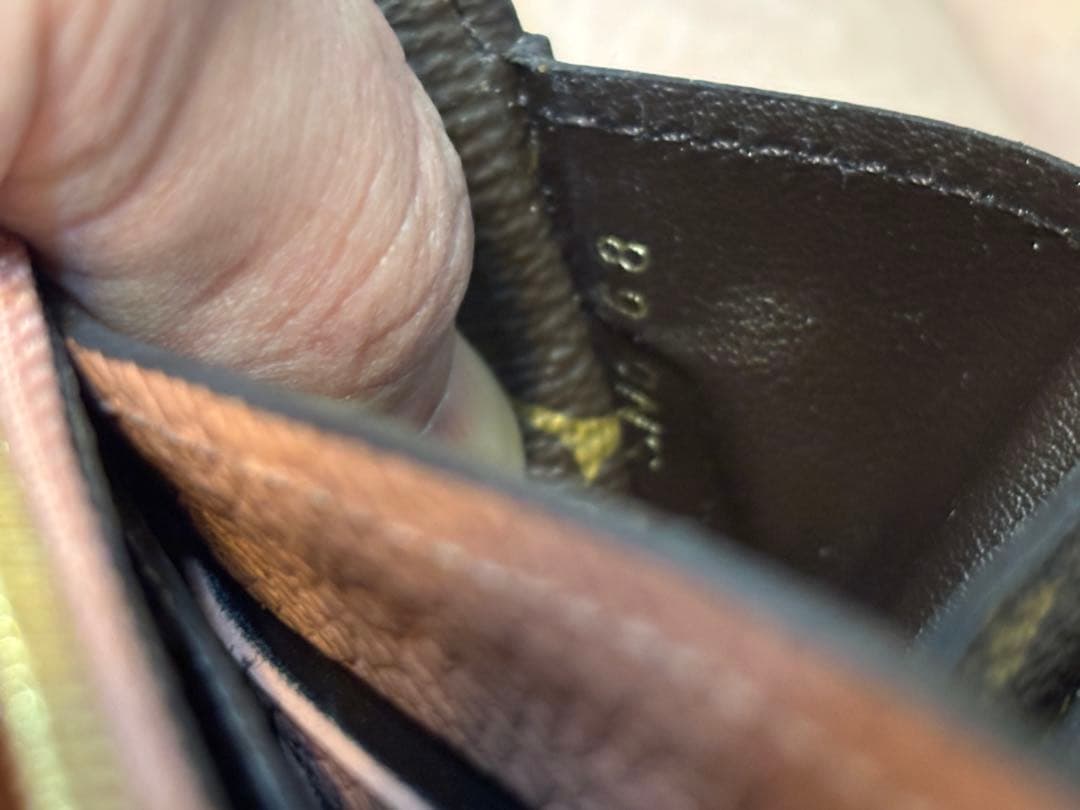 ライオンラビット ルイビトンポルトフォイユ.パラスピンクベージュ