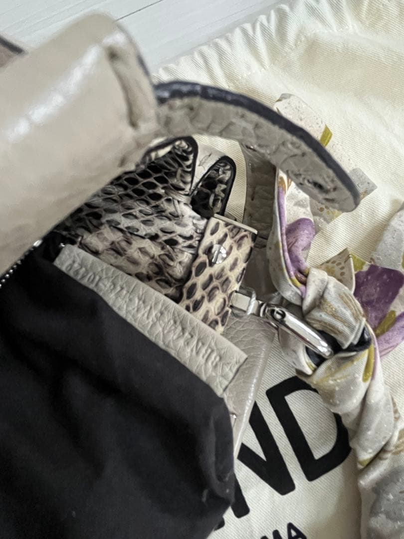 ⚪︎FENDI⚪︎ フェンディ ピーカブー ミニ セレリア パイソン 2way