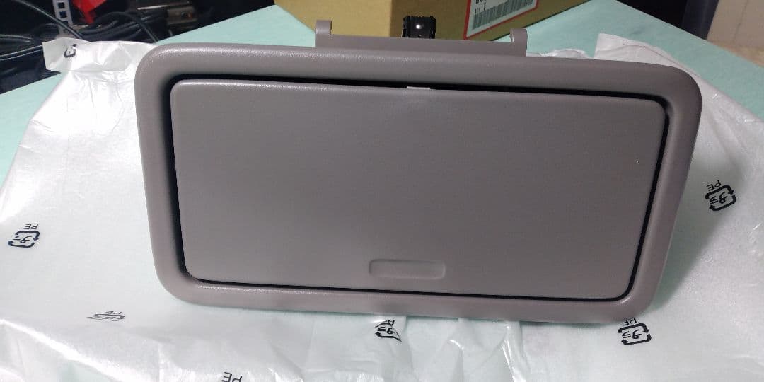 当時物　HONDA　ホンダ　レジェンド　ｋａ９ 天井用　メガネ入れ　新品