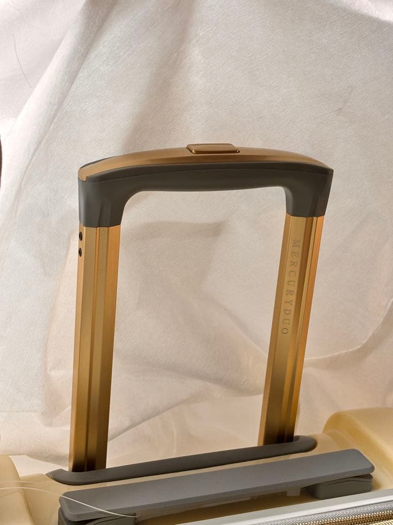 新品未使用マーキュリーデュオのキャリーケース