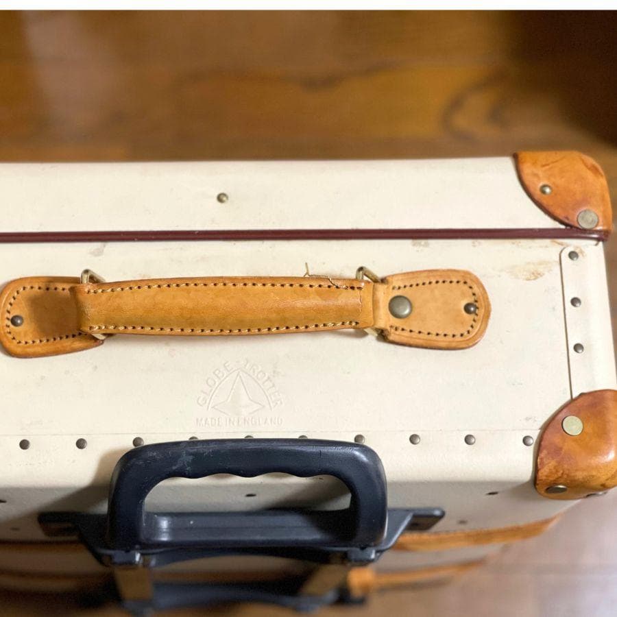 【✨グローブトロッター✨ サファリ】 キャリーオン 2輪 アイボリー