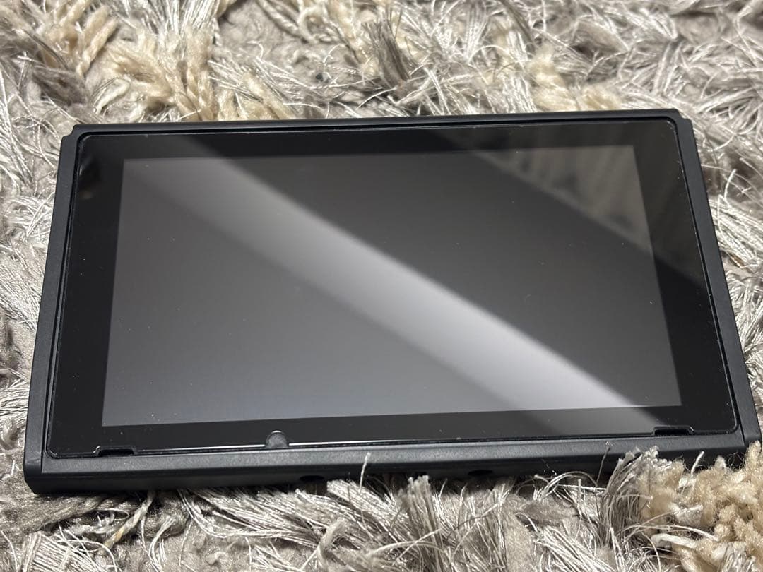 バッテリー強化版　Nintendo Switch 2024年製　極美品