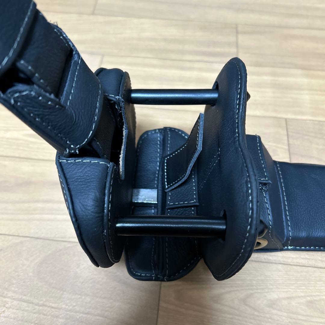 TOMS ステアリングロック