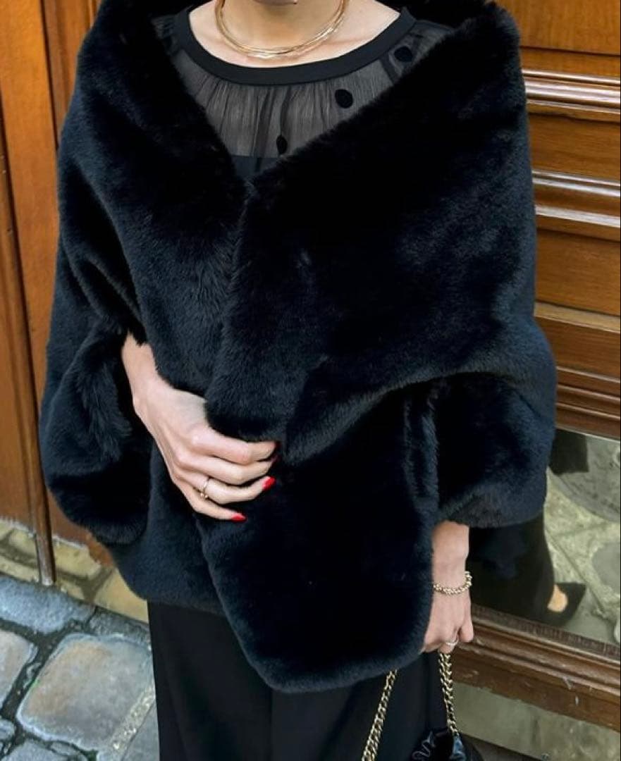 JENNE★リッチボリュームファーケープ　ブラック