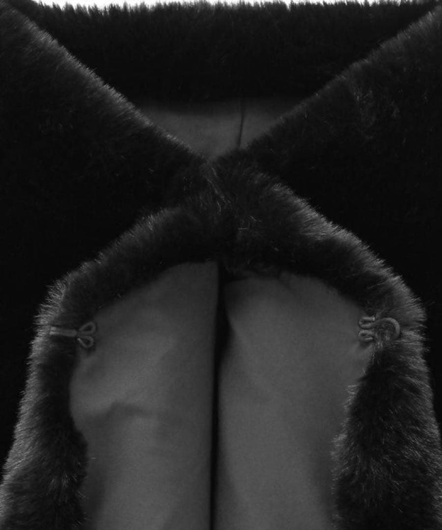 JENNE★リッチボリュームファーケープ　ブラック