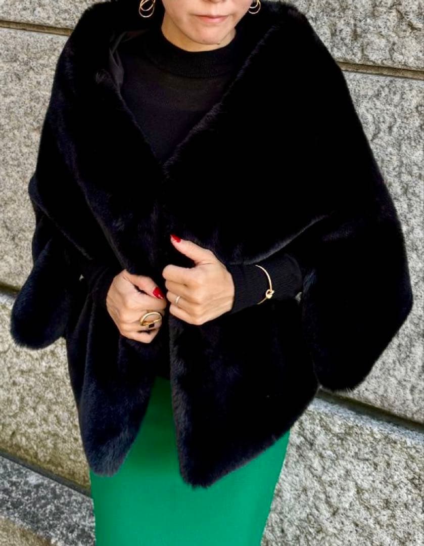 JENNE★リッチボリュームファーケープ　ブラック