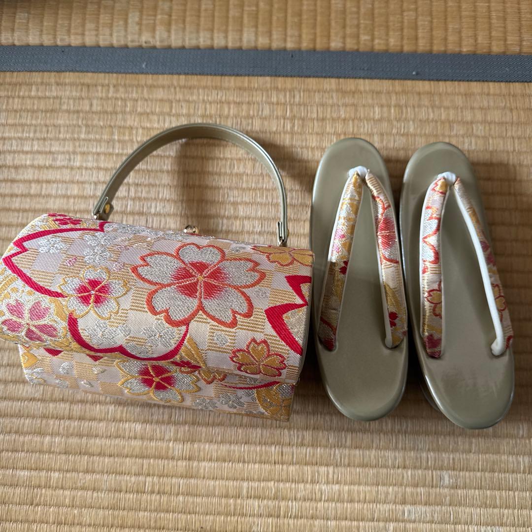 振袖用バッグと下駄のセット（箱あり）