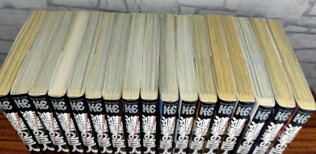 【全巻初版】進撃の巨人 全34巻セット ※1巻のみ帯なし・2巻以降は帯付きです