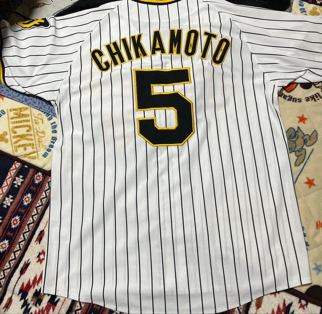 阪神タイガース近本選手ユニホームLサイズ(少しマジックの汚れがあります。)