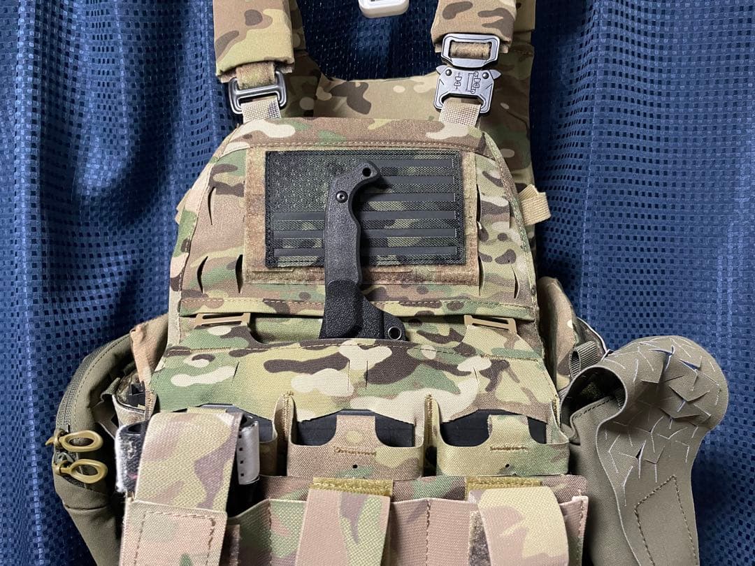 Ferro Concepts × Stroup Knives レプリカナイフ