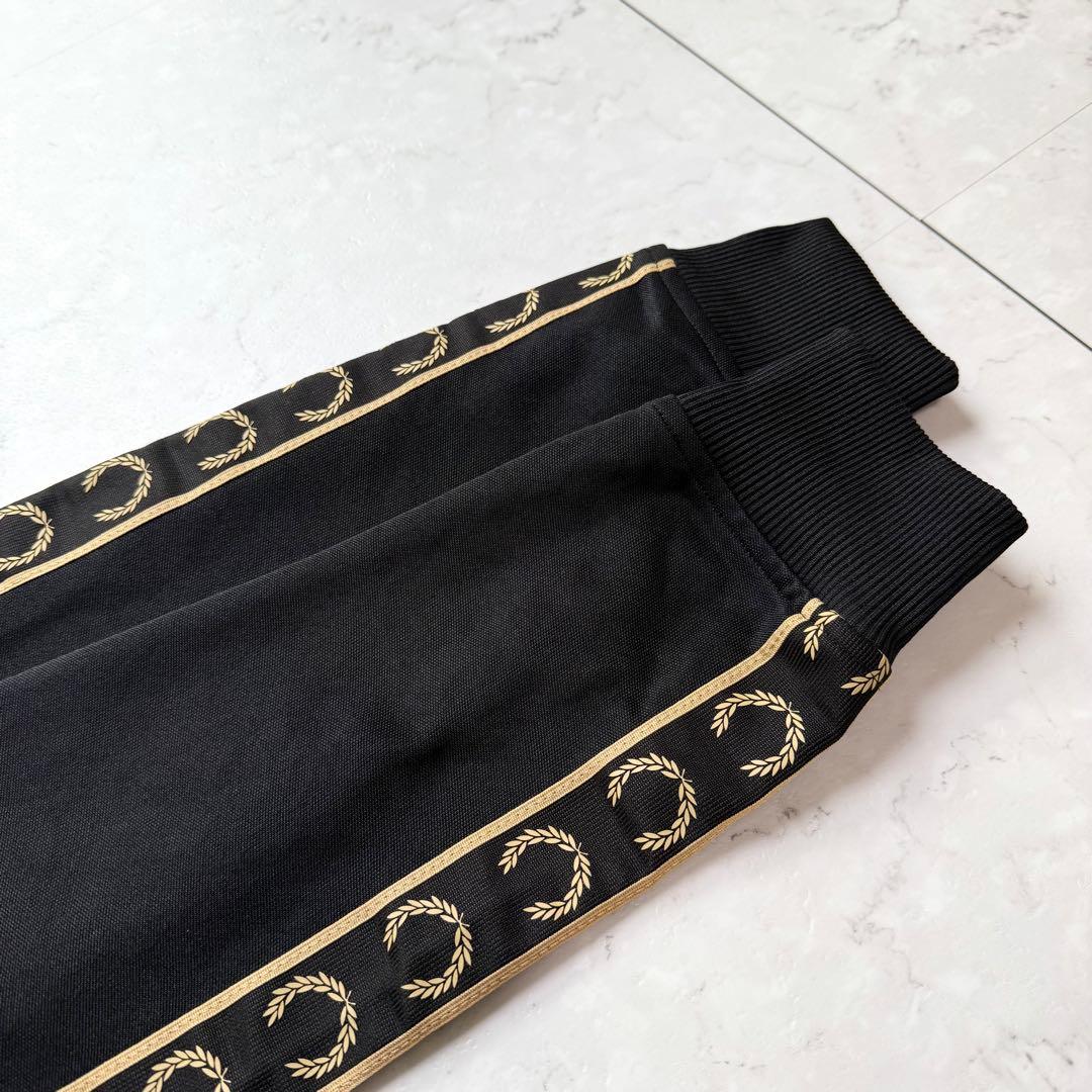 フレッドペリー トラックジャケット UK10 M テープロゴ ブラック ゴールド