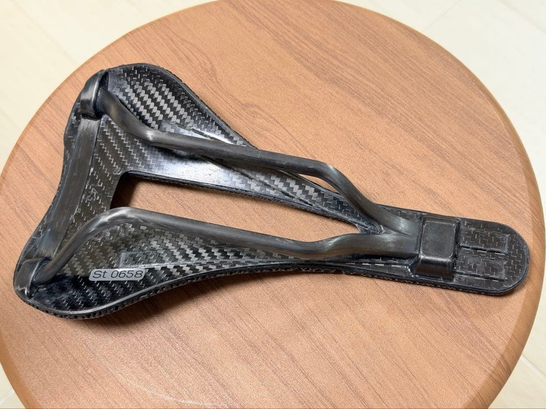 bjorn setka 143mm カーボン　3d サドル