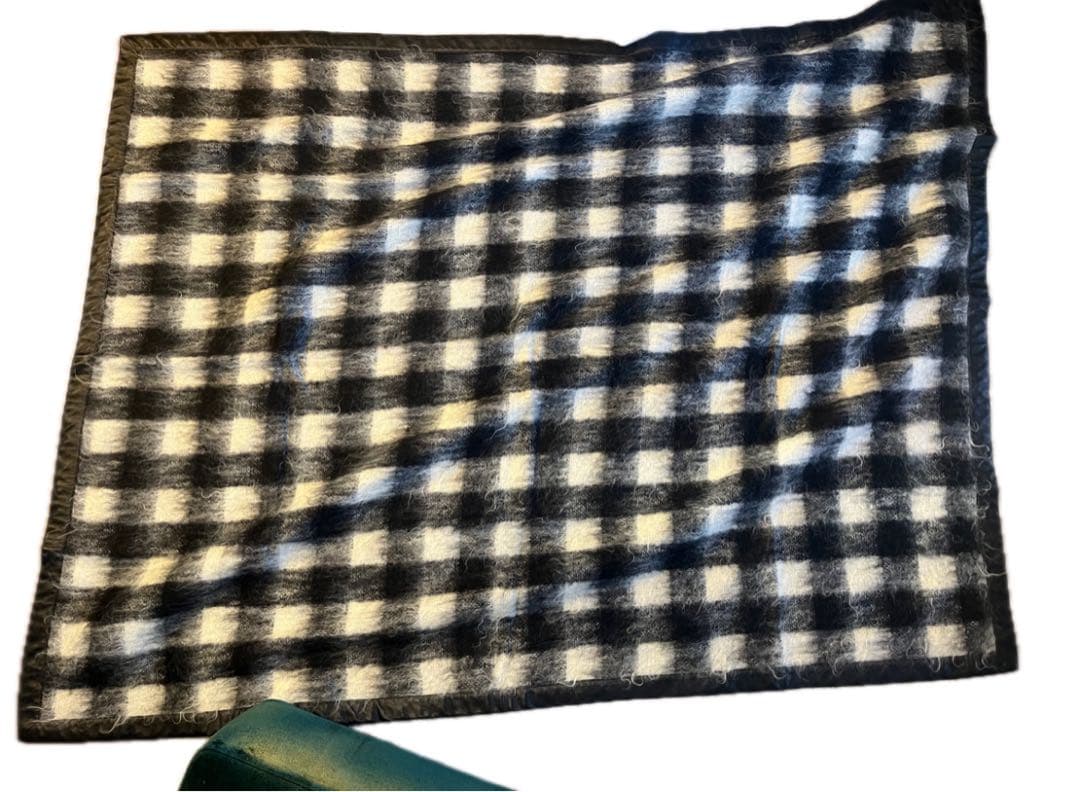 PRADA プラダ　チェック柄ブランケット