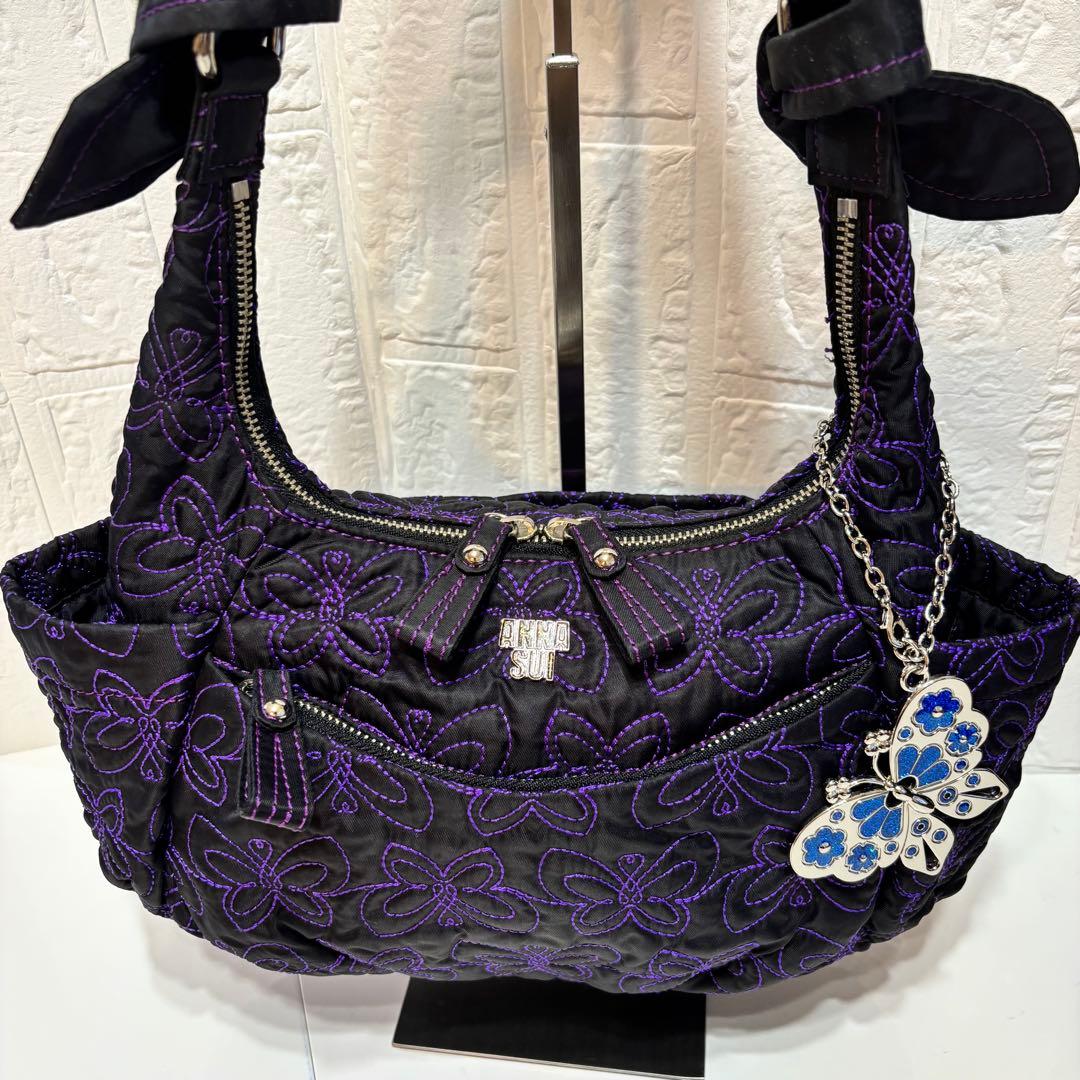 ANNA SUIアナスイ ショルダーバッグ　　キルティング 刺繍 黒紫バタフライ