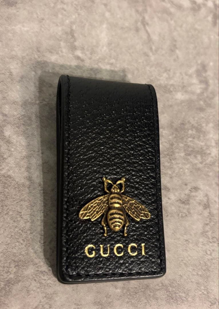 未使用級　グッチ ビー マネークリップ レザー メンズ レディース 黒