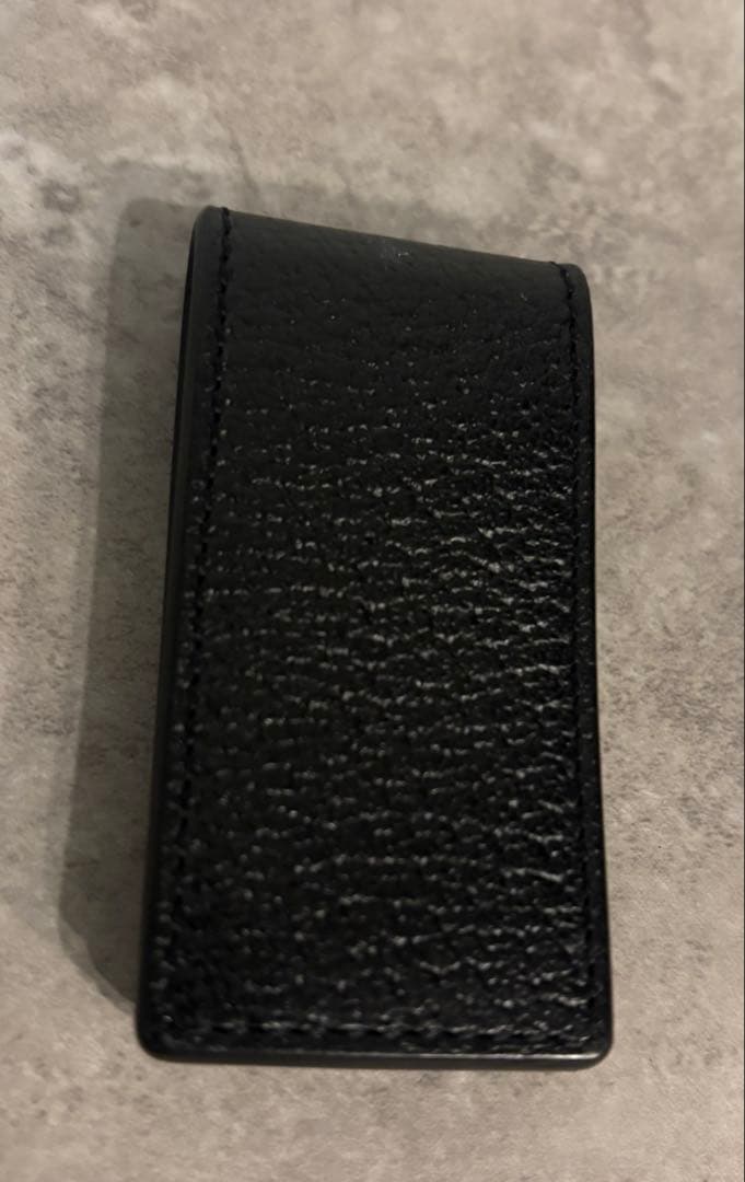 未使用級　グッチ ビー マネークリップ レザー メンズ レディース 黒