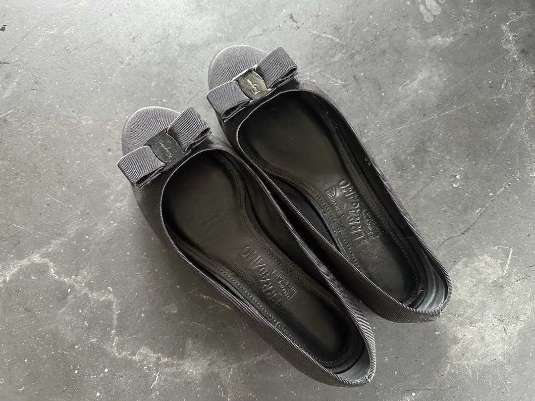 フェラガモのフラットパンプス25.5♡