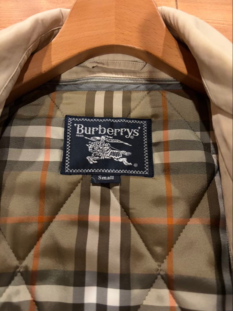 バーバリーズ　スイングトップ　中綿ライナーつき　ベージュ S ノバチェック　短丈