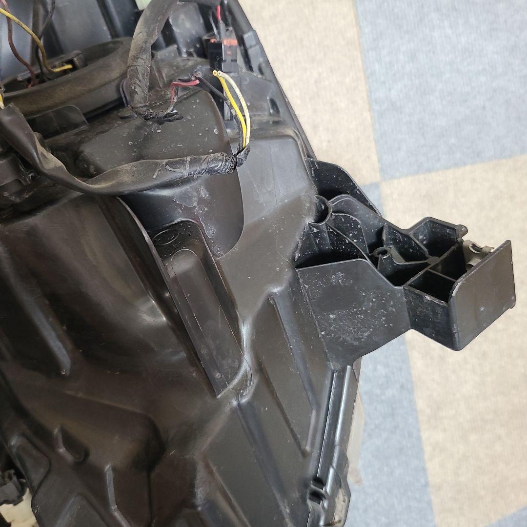 【日産 ノート E12】ハロゲンヘッドライト左右セット