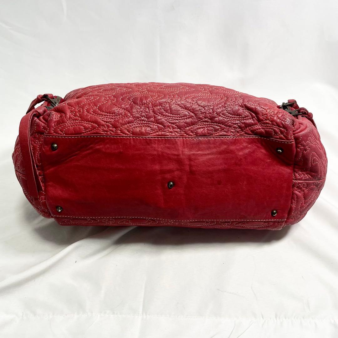 ヴィヴィアンウエストウッド ワンショルダーバッグ ロゴ 型押し 総柄 多機能 赤