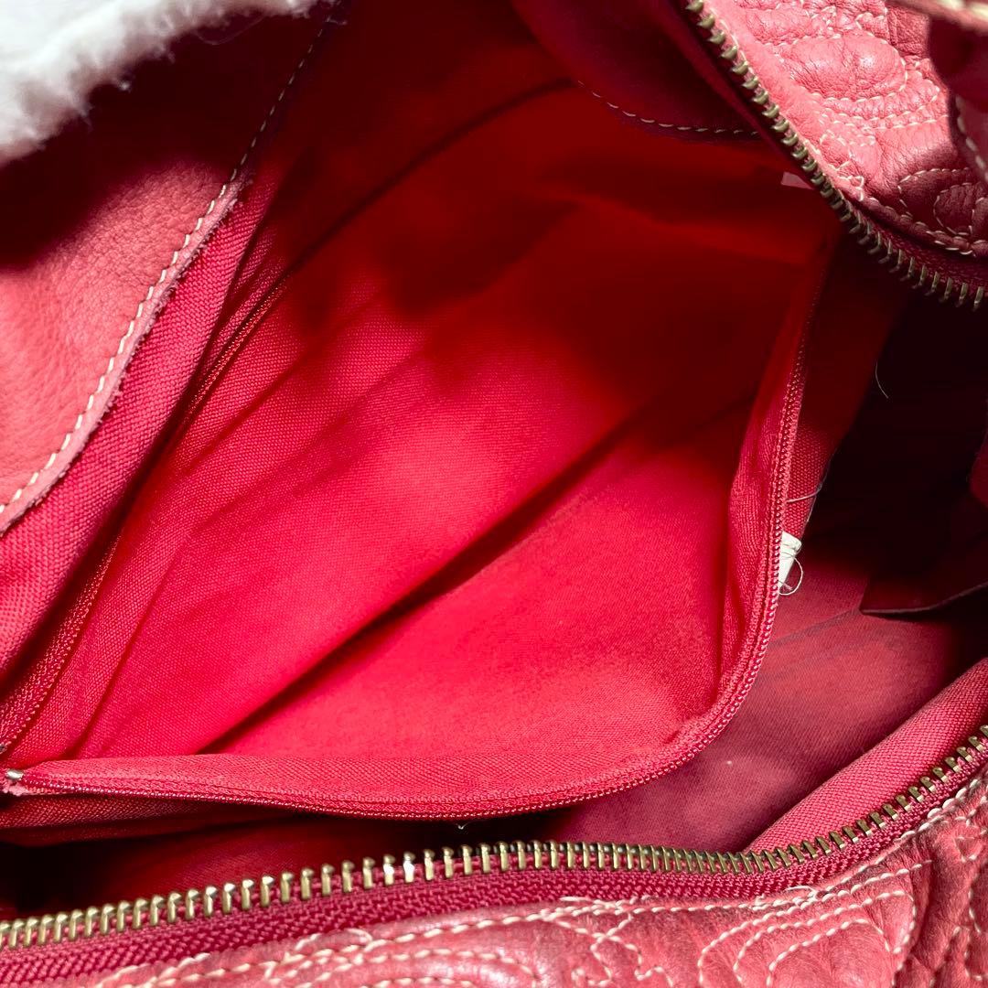 ヴィヴィアンウエストウッド ワンショルダーバッグ ロゴ 型押し 総柄 多機能 赤