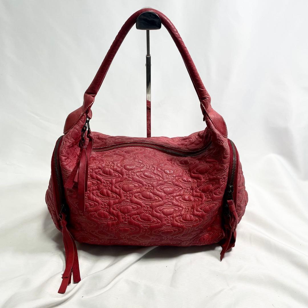 ヴィヴィアンウエストウッド ワンショルダーバッグ ロゴ 型押し 総柄 多機能 赤