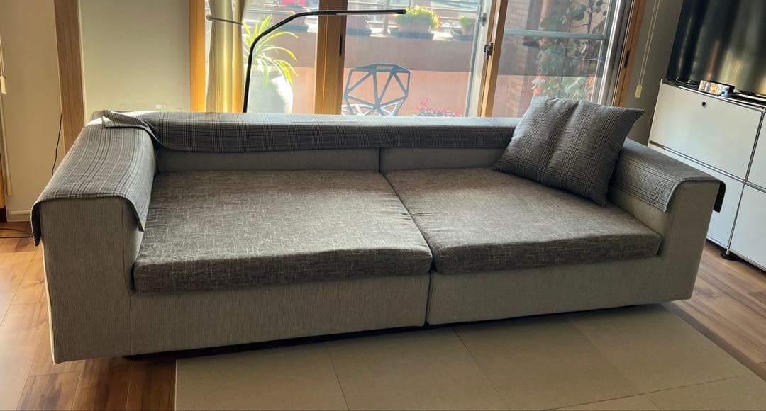 最終お値下げ　アイラーセン３人掛けソファ