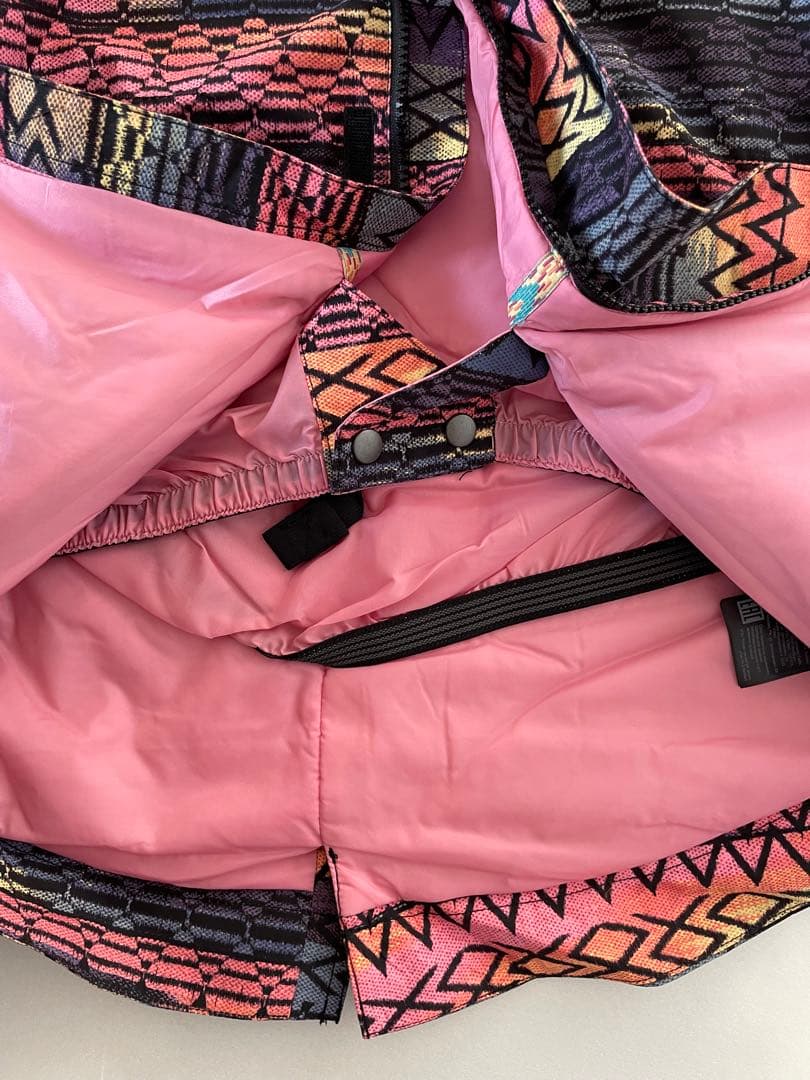 BURTON キッズ幾何学模様 ジャケットとパンツセット