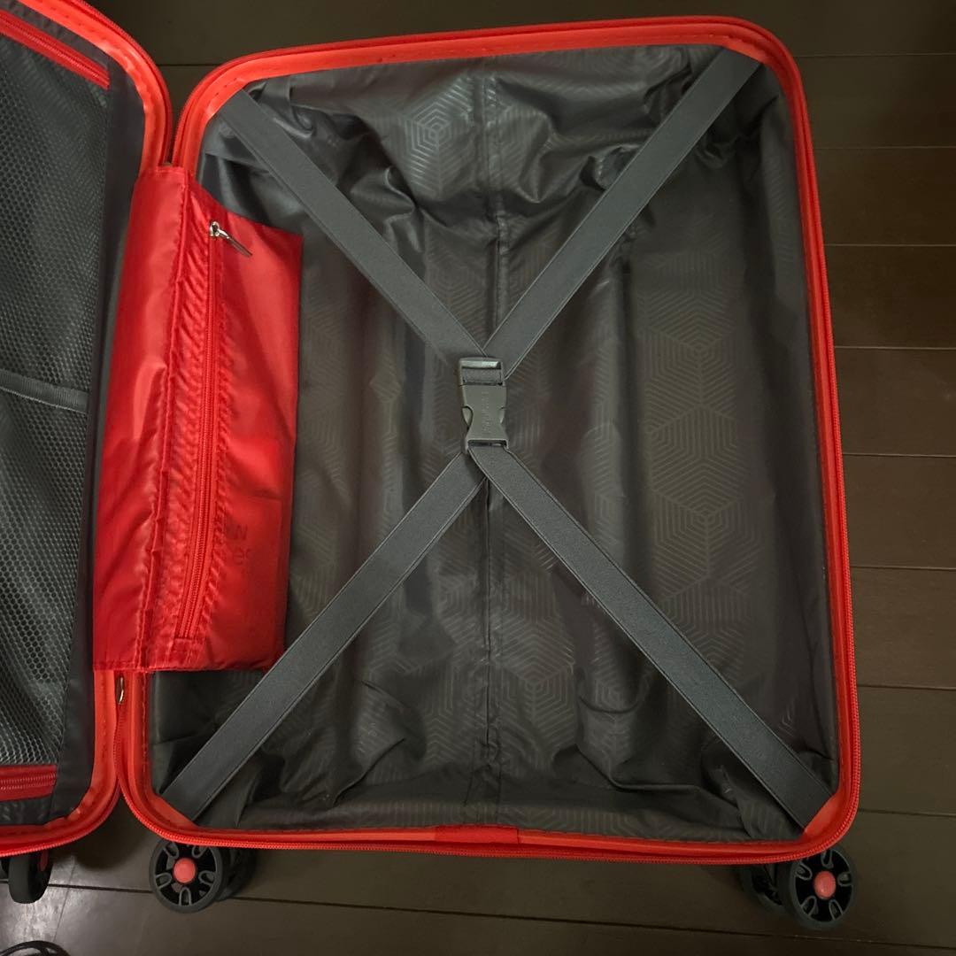 AMERICAN TOURISTER レッドキャリーケース　機内持ち込みサイズ
