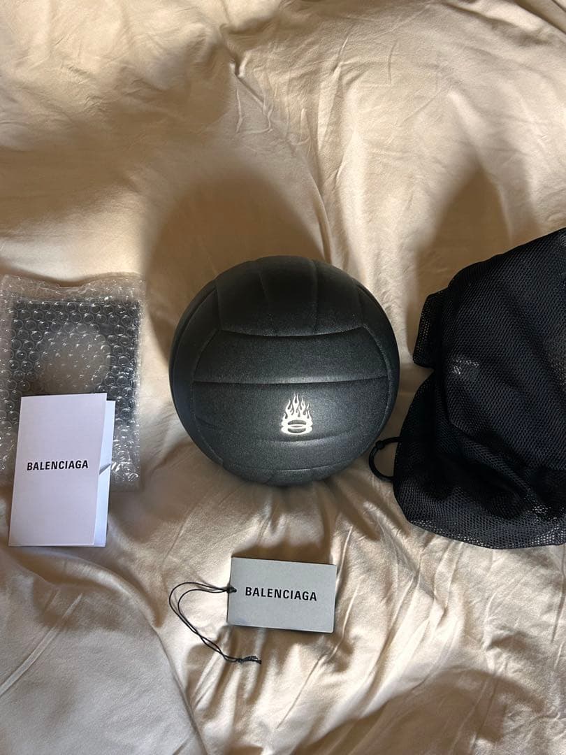 BALENCIAGA ビーチバレーボール ブラック
