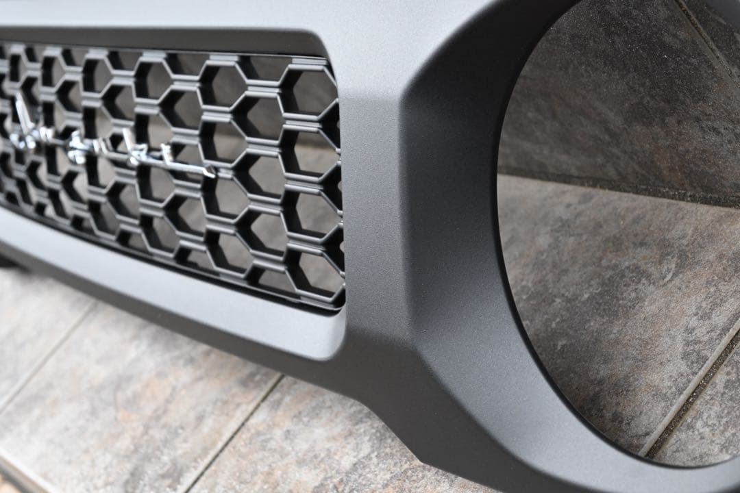 ジムニーjb64 74 シエラ共通　グリル　ラプターライナー塗装　新品未使用