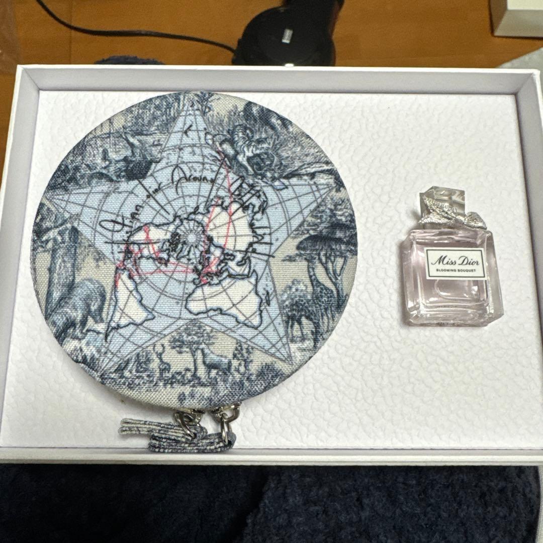 DIOR 2024 クリスタル会員バースデーノベルティ　他