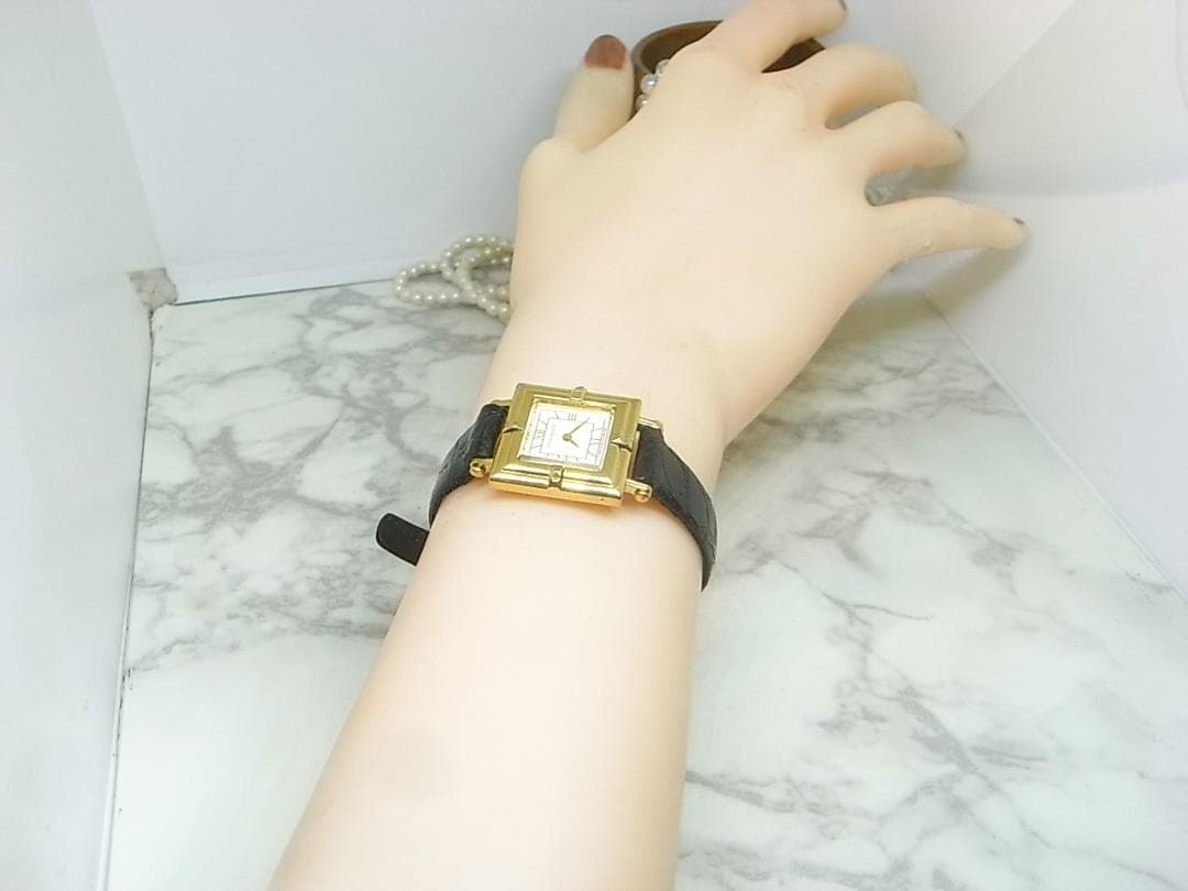 美品　イヴサンローラン　YSL　飾りベゼル　ベルト新品　レディース　ウォッチ