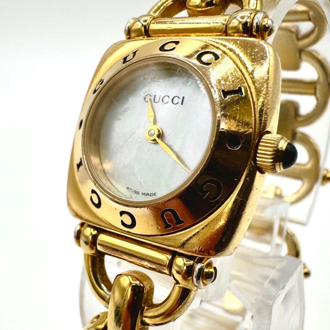 新品電池/稼働　グッチ　腕時計　シェル文字盤　6400L　バングルウォッチ　金