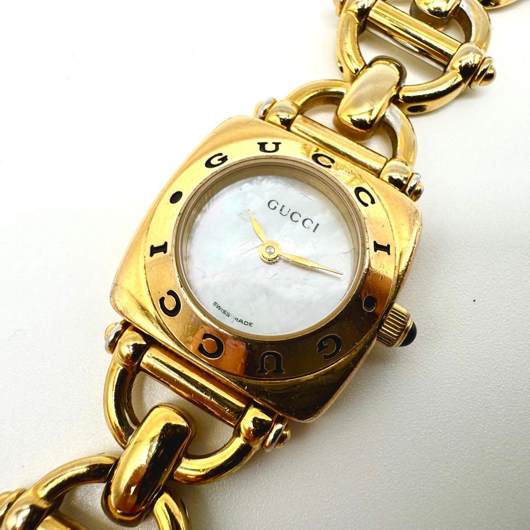 新品電池/稼働　グッチ　腕時計　シェル文字盤　6400L　バングルウォッチ　金