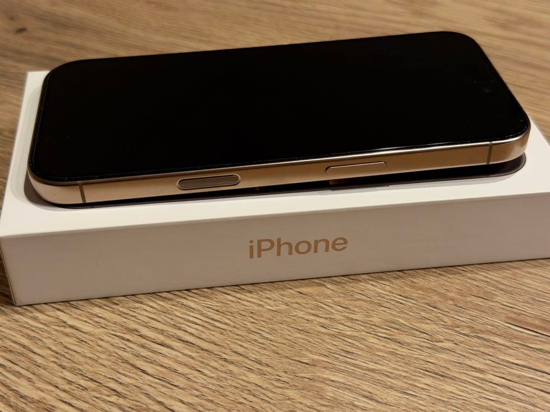 【美品】ケースなし iPhone16Pro デザートチタニウム 512GB