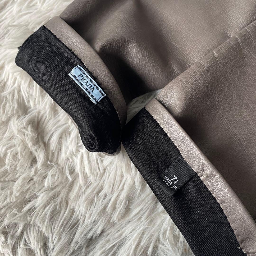 【極美品】プラダ レザーグローブ