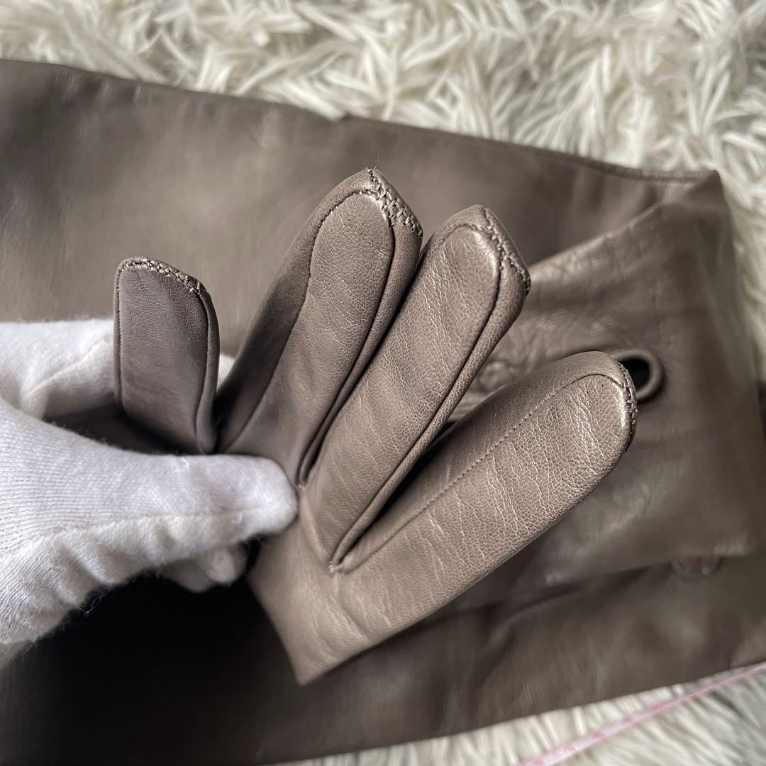 【極美品】プラダ レザーグローブ