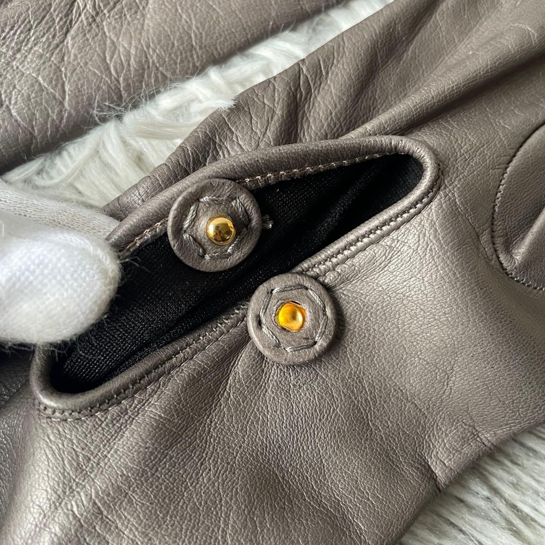 【極美品】プラダ レザーグローブ